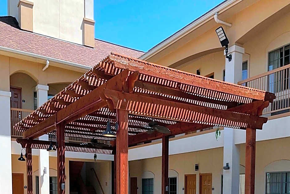 Days Inn by Wyndham Humble/Houston Intercontinental Airport