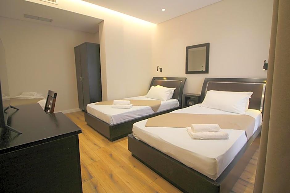 Hotel Strora