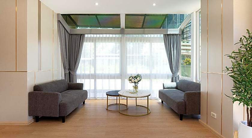 Riski Residence Ngamwongwan