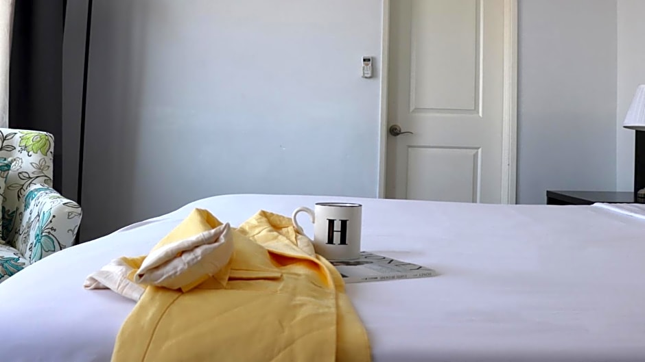 Hometel Suites