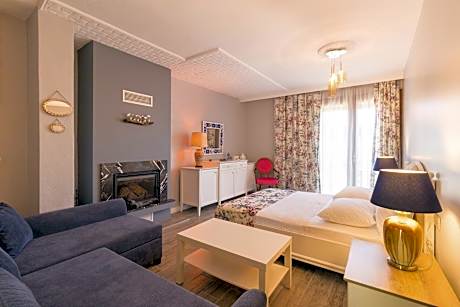 Deluxe Double Room with Extra Bed