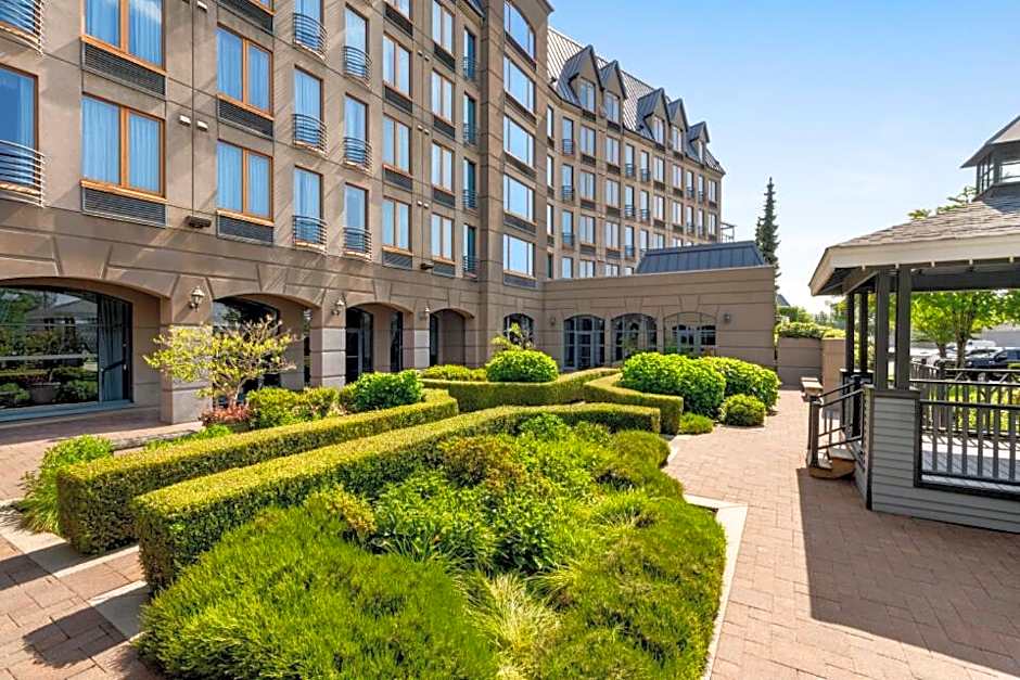 DoubleTree by Hilton North Vancouver