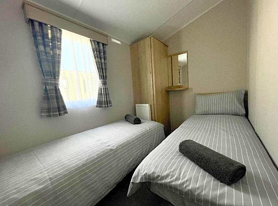 Newperran 102 - 2 Bedroom Country & Valley View Caravan