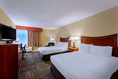 Double Room with Two Double Beds and Walk-In Shower - Mobility Accessible