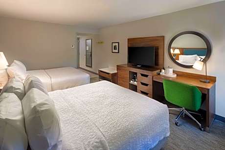 Queen Room with Two Queen Beds - Hearing Access/Non-Smoking