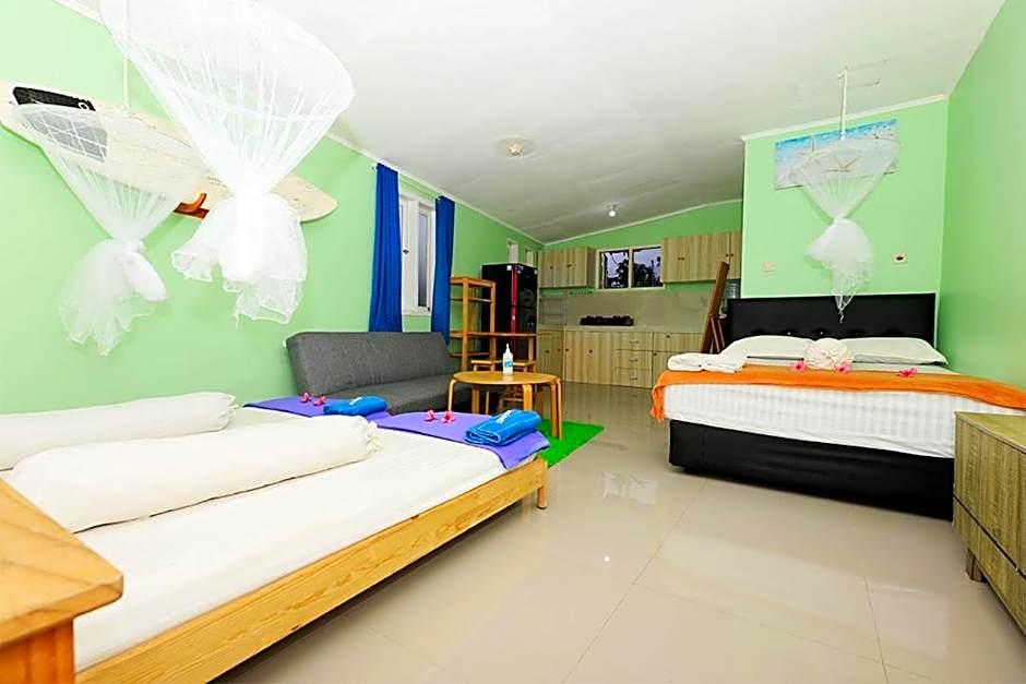 Arya's Surf Camp Cimaja
