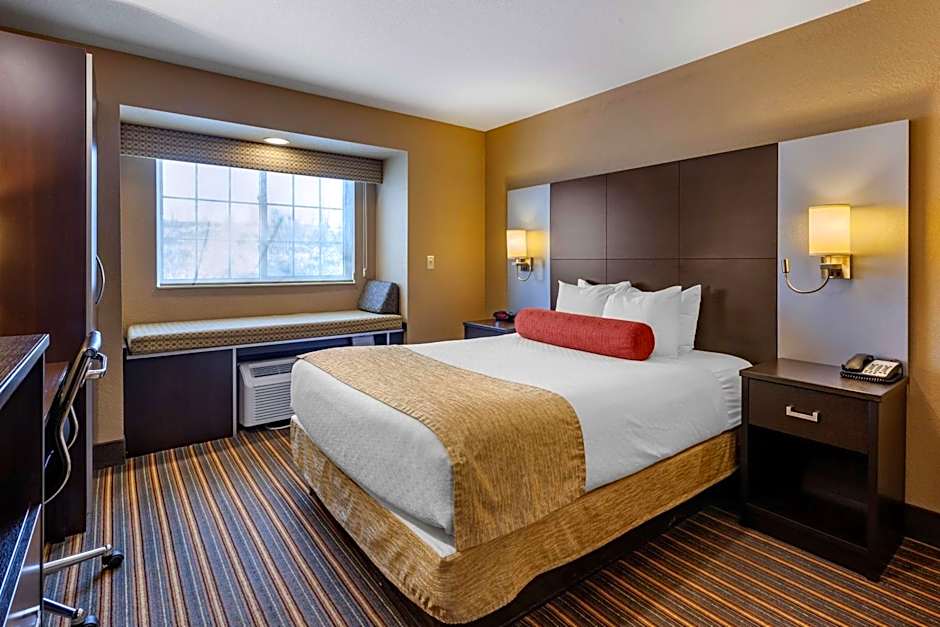 Best Western Plus Woodstock Inn & Suites