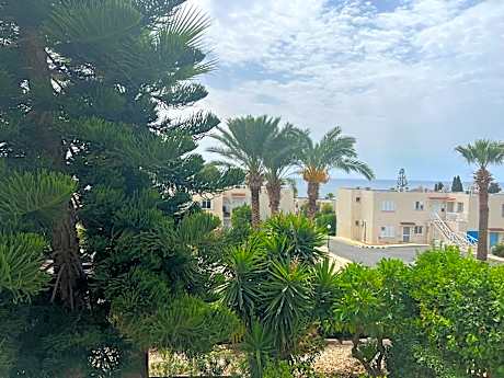 Modern Seaview Townhouse in Coral Bay