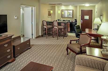 One-Bedroom King Suite with Whirlpool - Non-Smoking