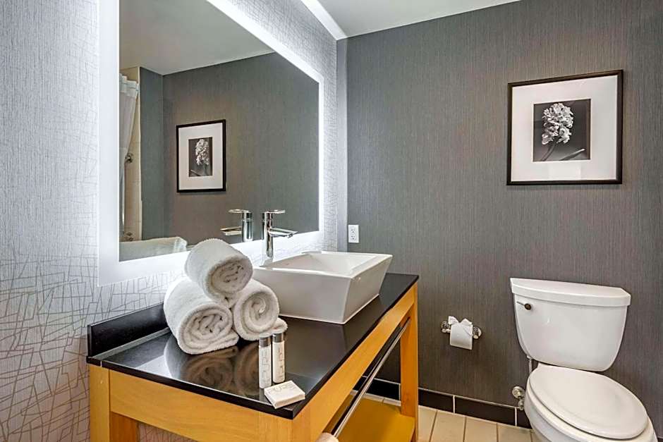 Cambria Hotel Minneapolis Maple Grove