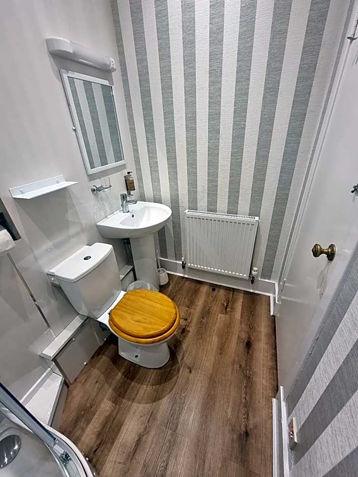 Roy Bridge Hotel