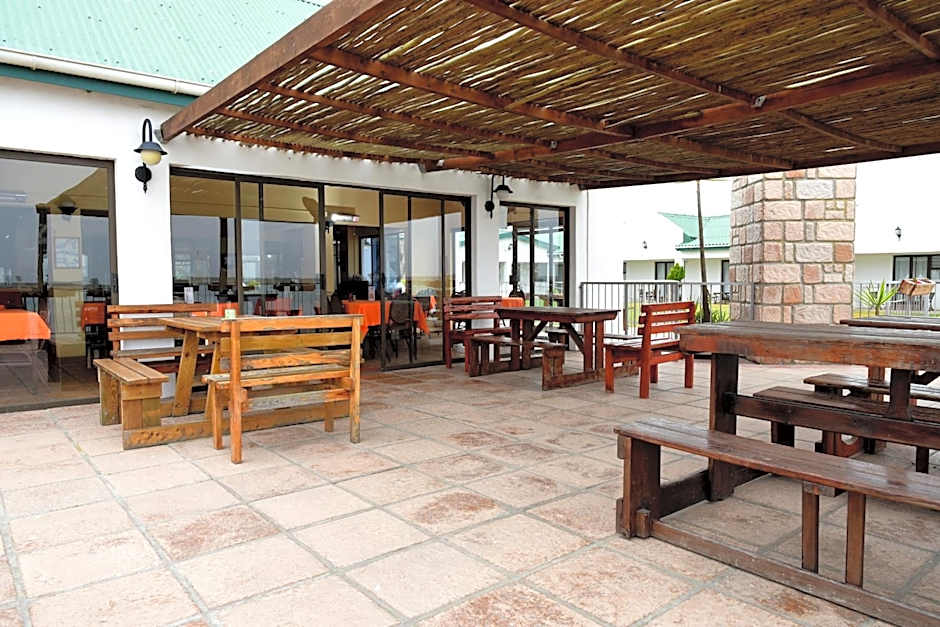 Riviera Hotel & Chalets