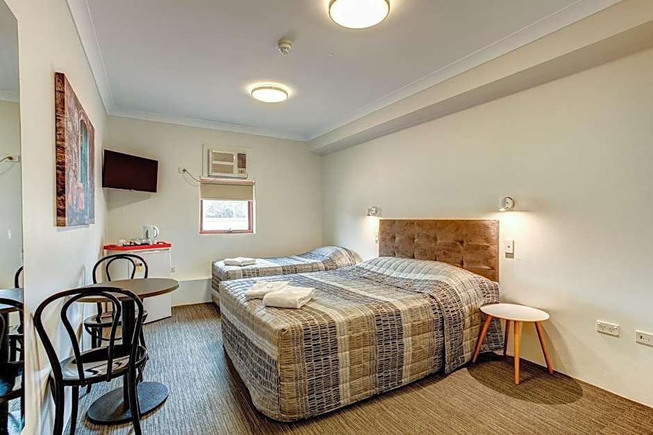 Arena Hotel (formerly Sleep Express Motel)