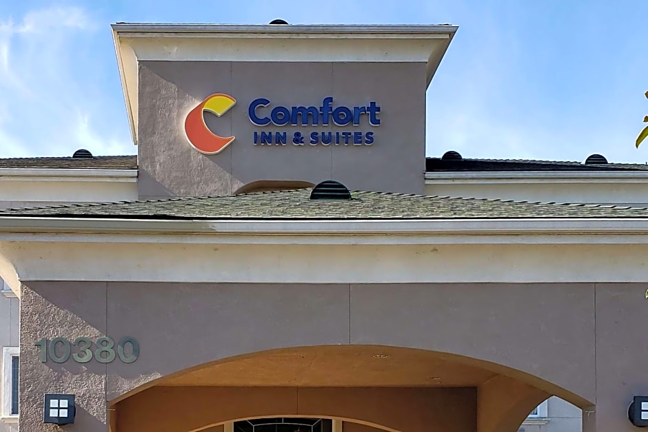 Comfort Inn and Suites Galt - Lodi North