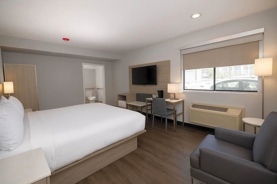 Travelodge by Wyndham LAX South