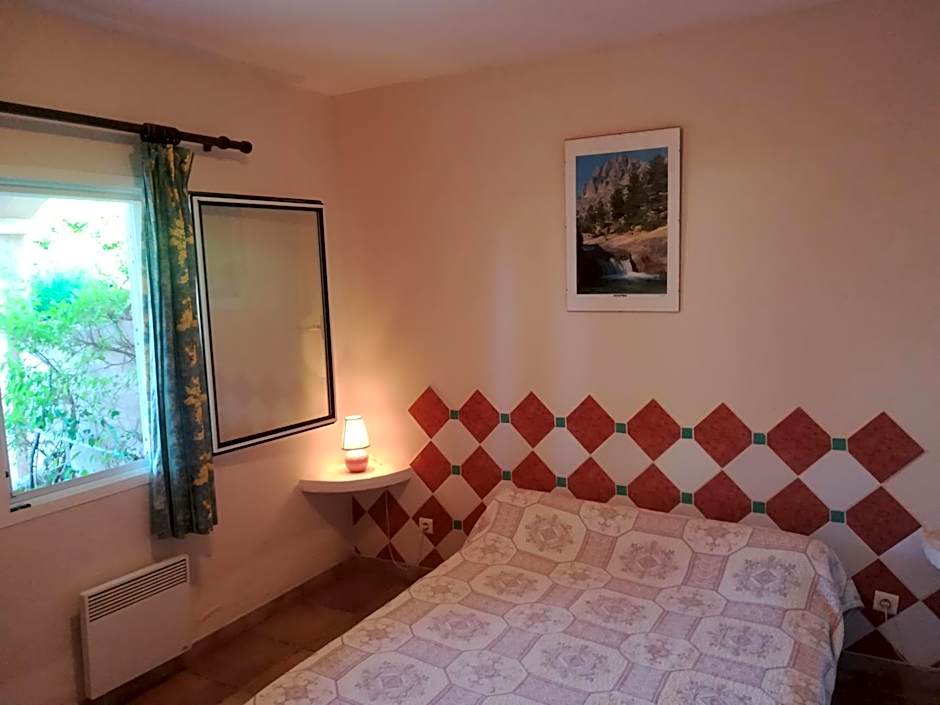 Residence Marina Di A Testa