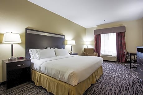 1 King Bed Leisure Non-Smoking