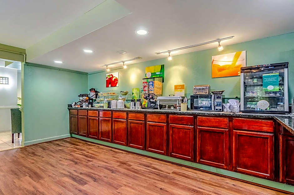 Quality Inn & Suites Creedmoor - Butner