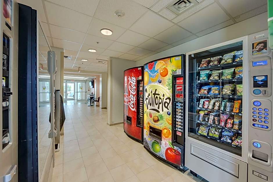 Motel 6-Brampton, ON - Toronto