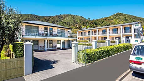 Jasmine Court Motel