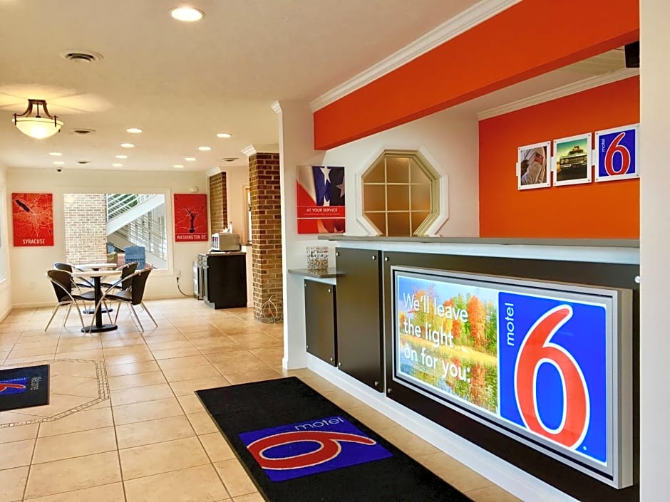 Motel 6 Hillsville, VA