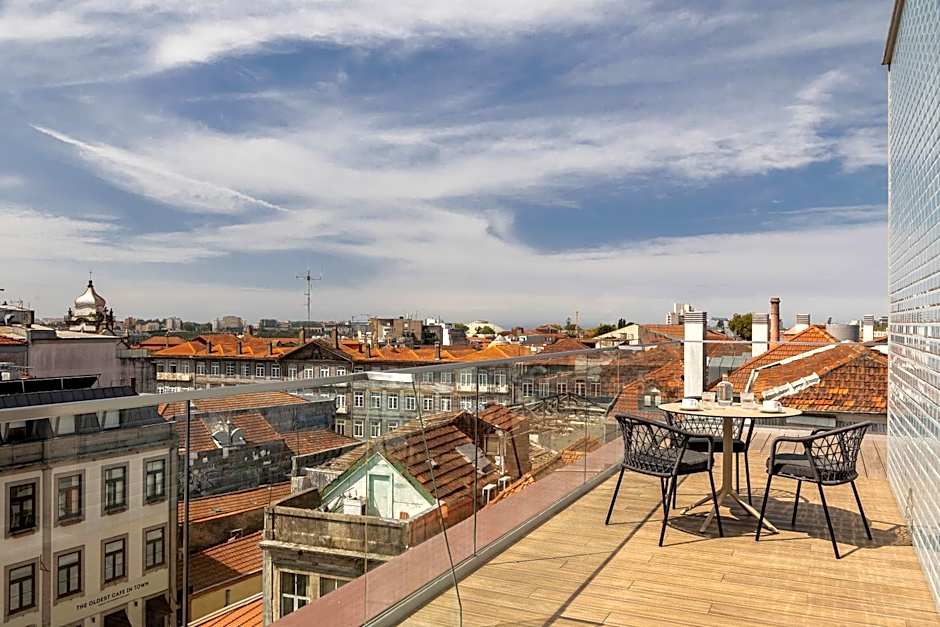 Wine & Books Porto Hotel