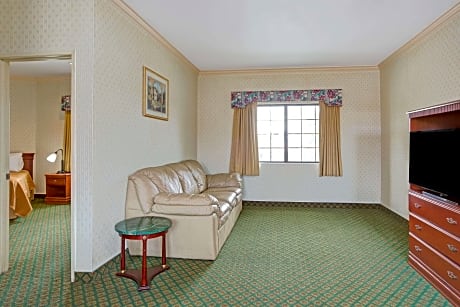 Queen Room - Non-Smoking