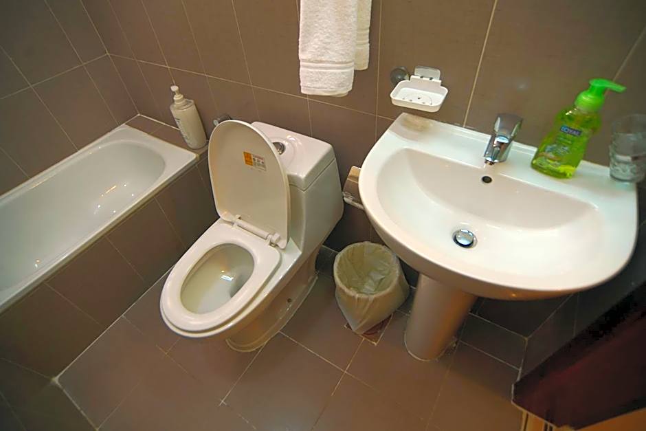 Over Mountains Hotel