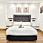 Ilustre - City-View Rooms with AC in Málaga's Old Town - Steps from Calle Larios and the Thyssen