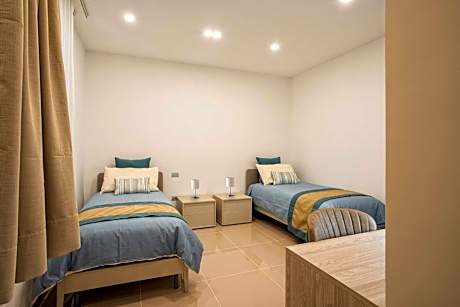 Deluxe apartment  side sea view