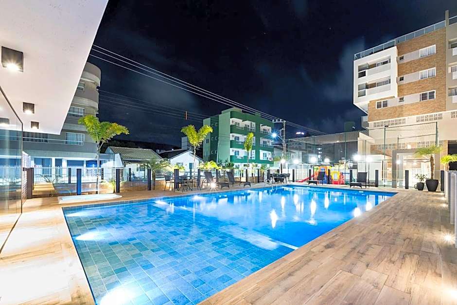 Terrazzo 402B - Apartamento 02 suítes - Acomoda até 06 pessoas - À poucos metros da praia de Bombas - (Consultar serviços de roupa de cama e banho)