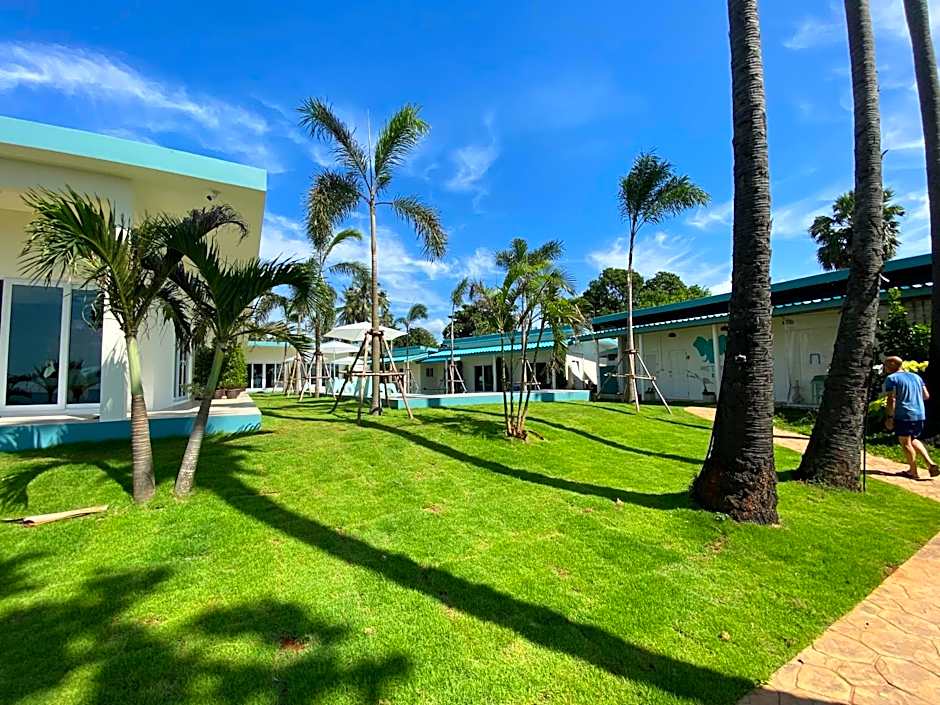 Le Petit Saint Tropez