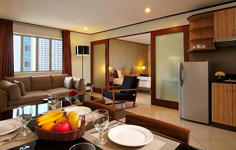 Photo 1 of 7 of Executive Suite