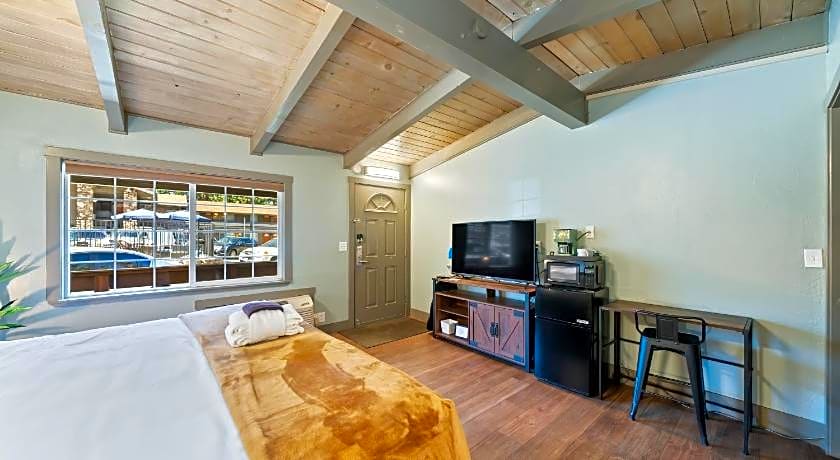Blue Jay Lodge