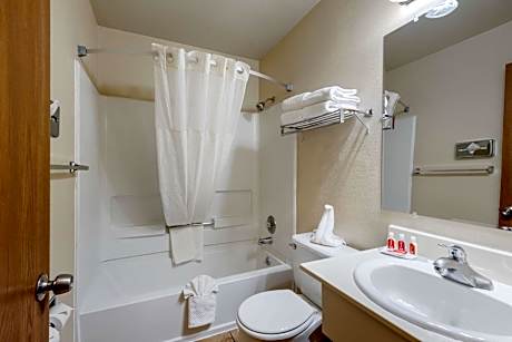 2 Double Beds - No Smoking, No Pets