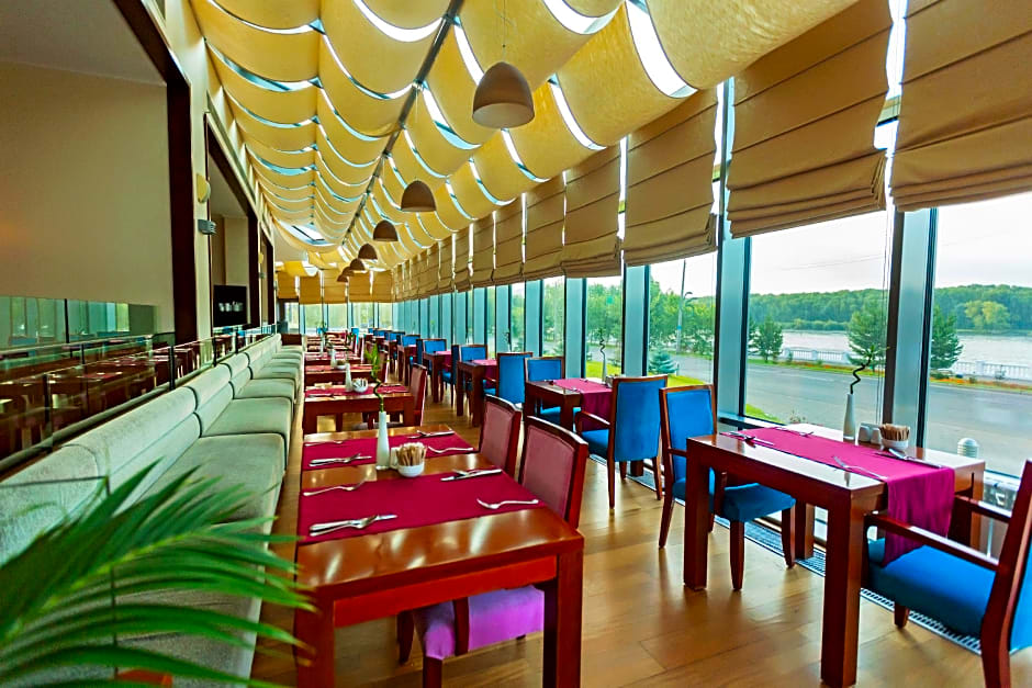 Dedeman Oskemen Tavros Hotel