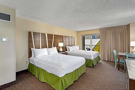 Standard Queen Room with Balcony and Side City view