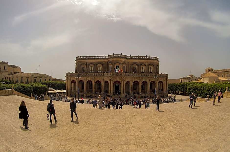 Quattroquarti Stradivari Home