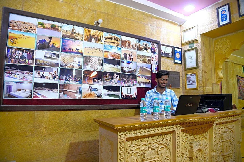 Hotel Marina Mahal