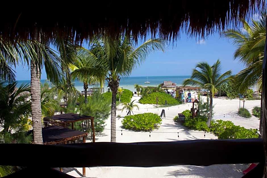 Casa Iguana Holbox - Beachfront Hotel