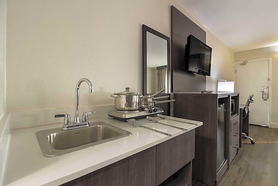 Quality Inn Coliseum