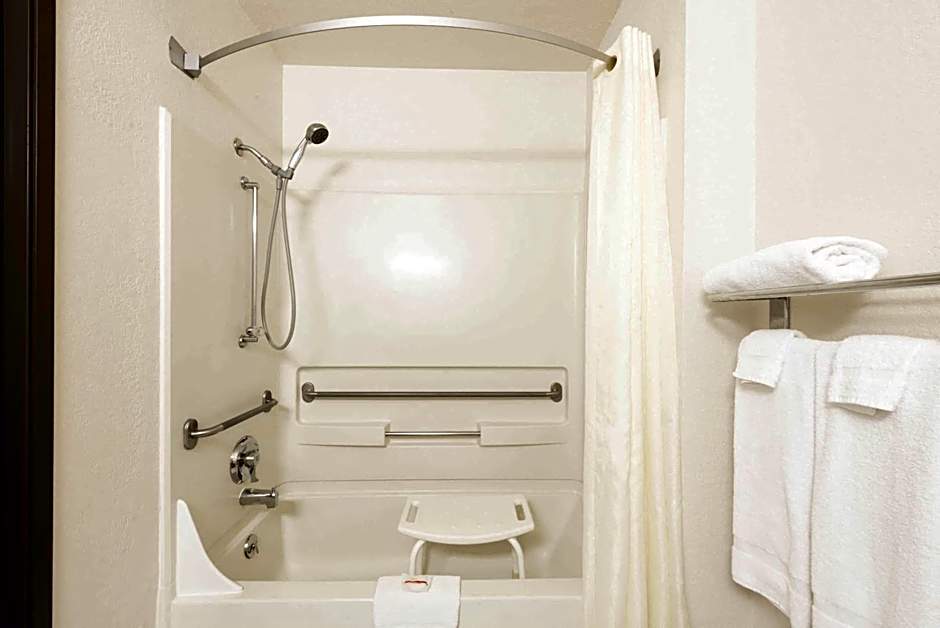 Super 8 by Wyndham Greenfield