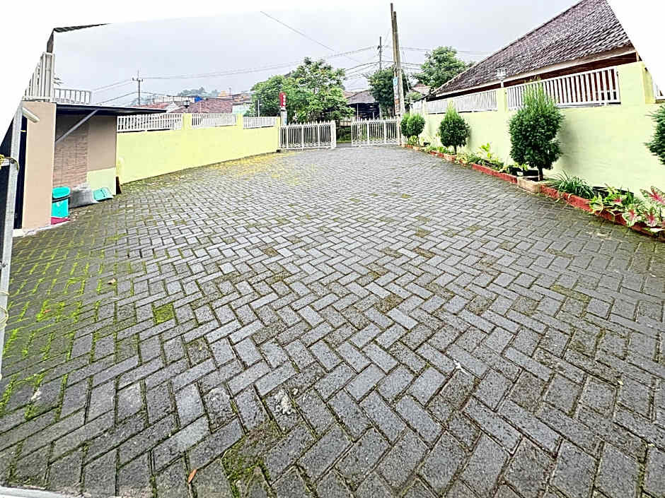 RedDoorz Syariah @ Nusa Indah near BNS