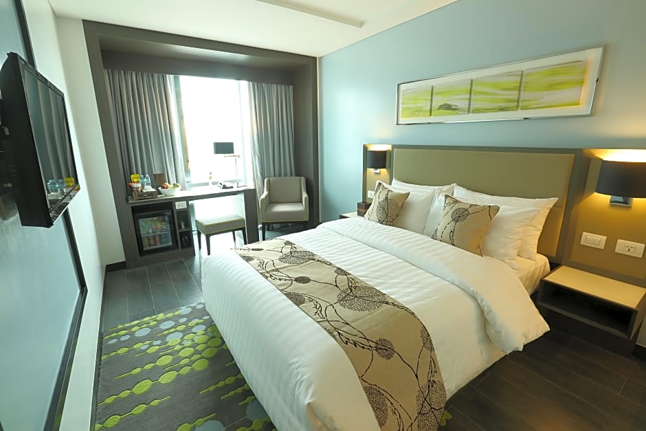Photo 1 of 3 of Deluxe 1 Queen Bed