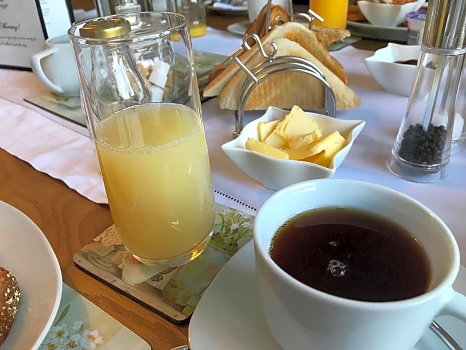 Lon y Traeth Bed & Breakfast