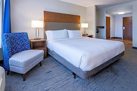 1 King Standard Nonsmoking