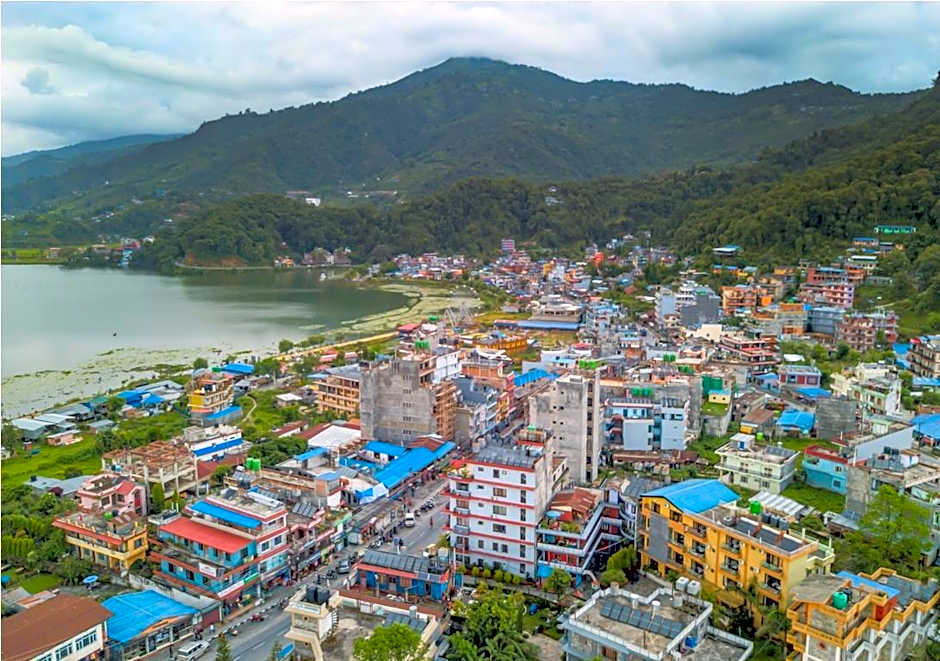 Hotel Pokhara Village & SPA