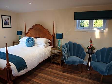 King Room with Spa Bath