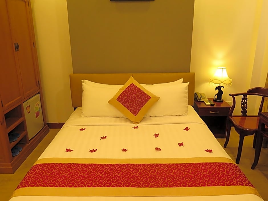 Sunflowers Hotel Airport 