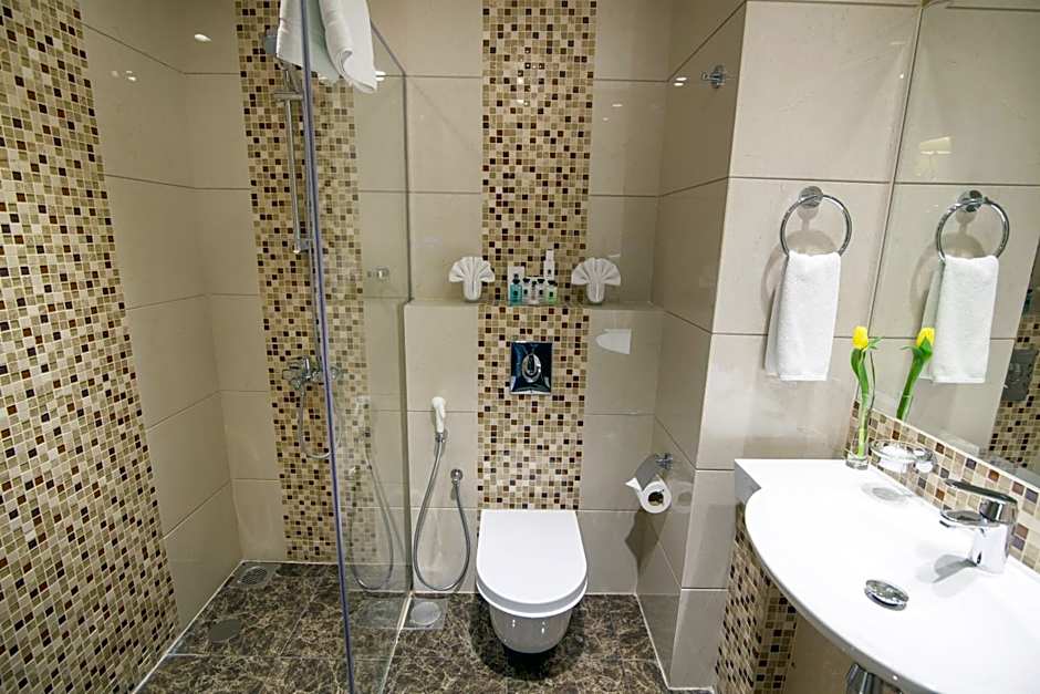 Atiram Premier Hotel